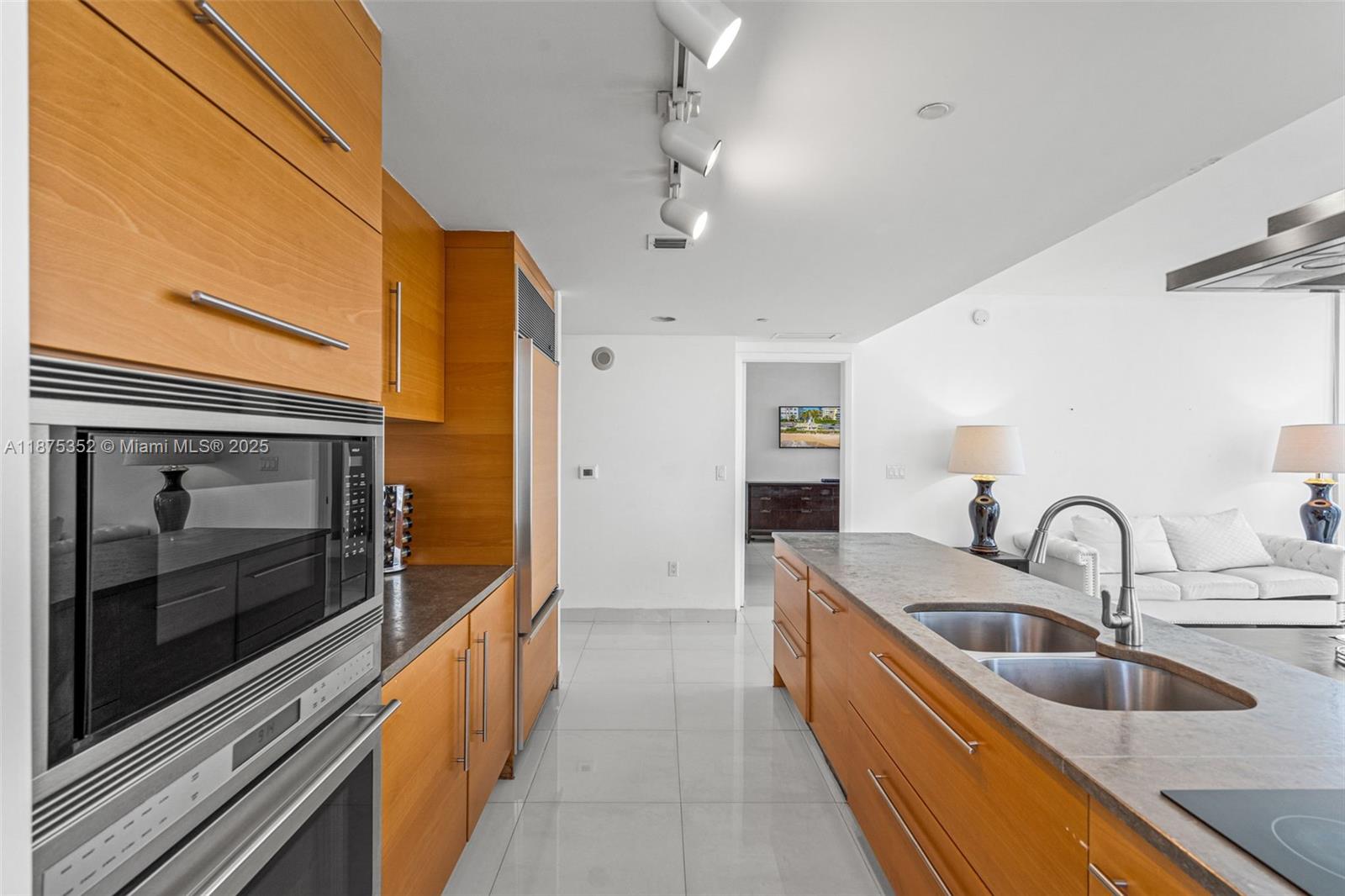 image Icon Brickell6