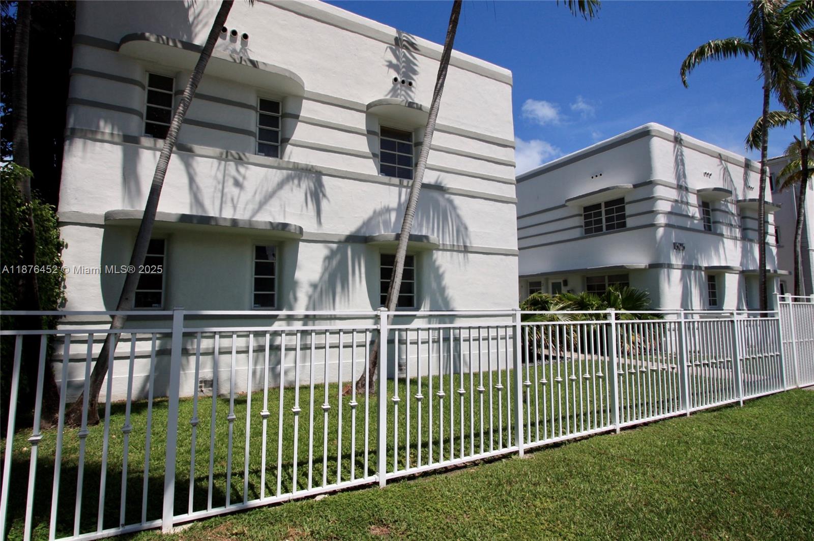 1525 Pennsylvania Ave #17