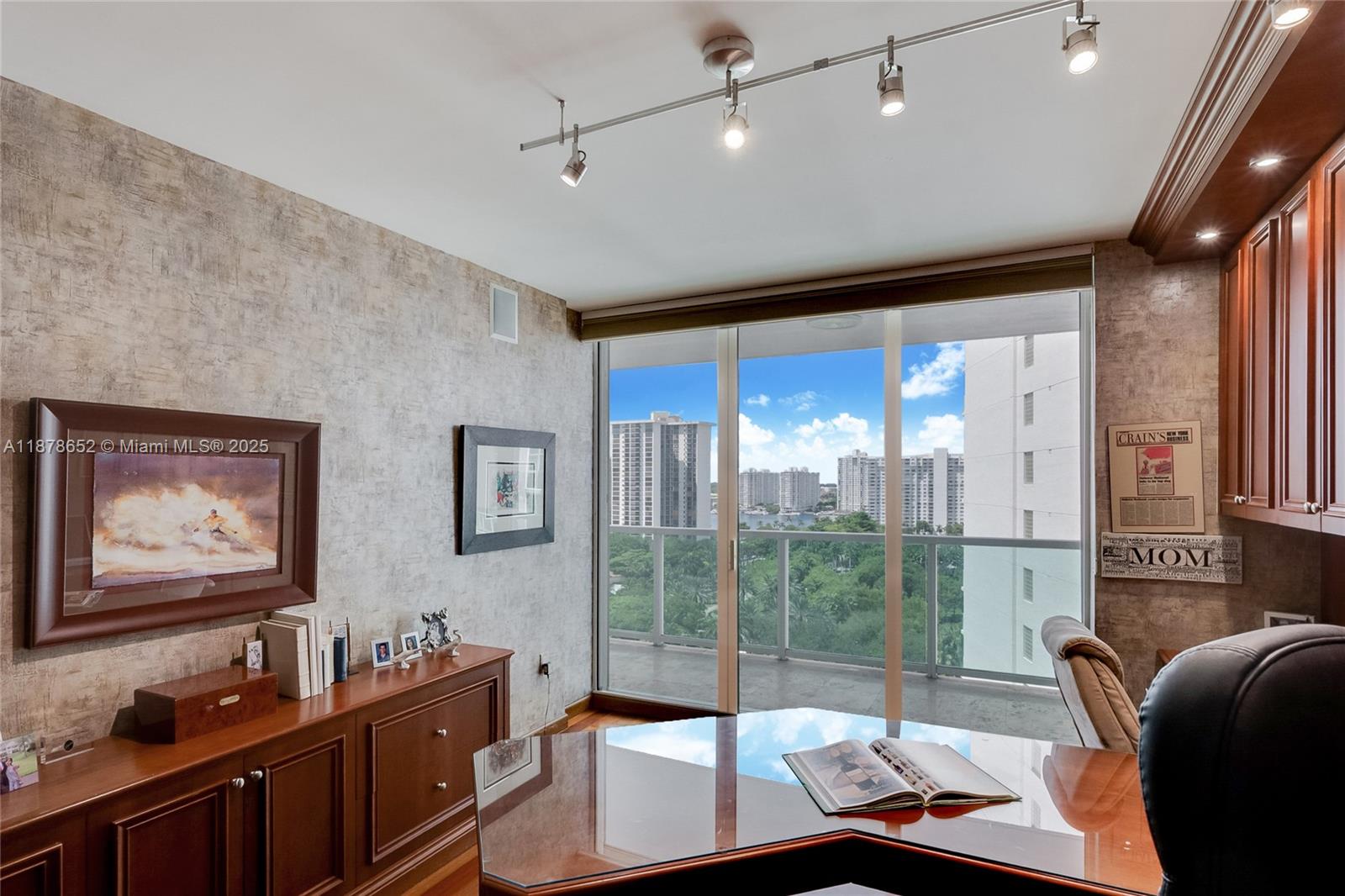 image The Peninsula Condo11