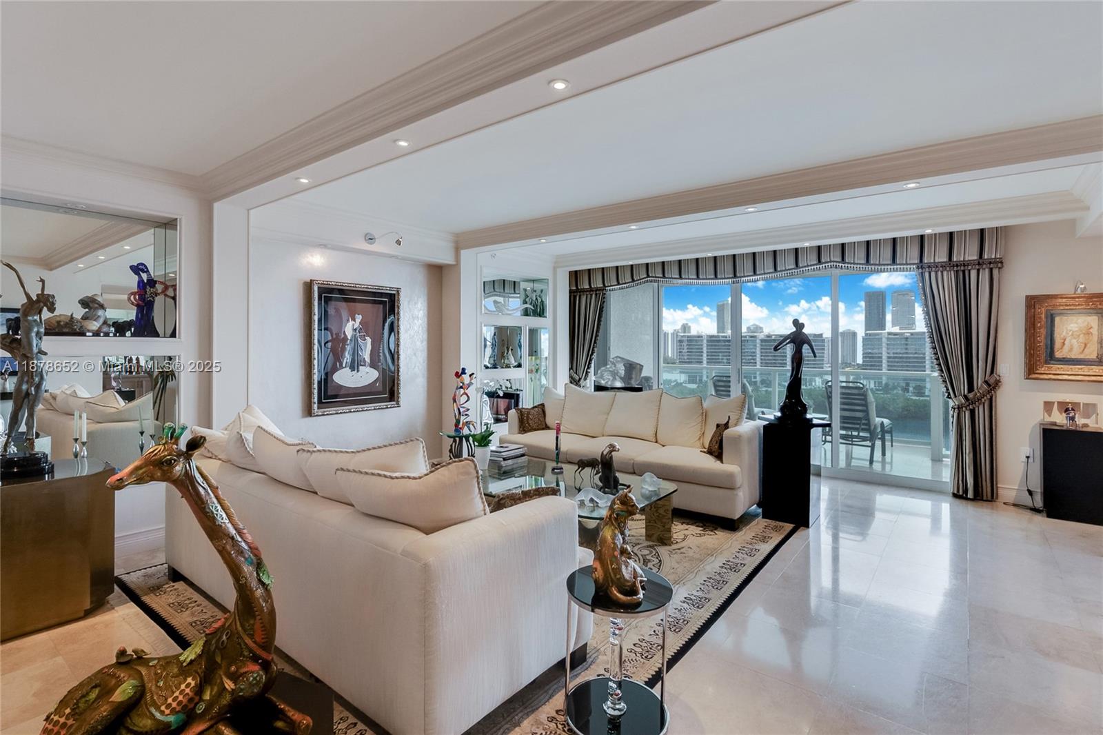 image The Peninsula Condo2