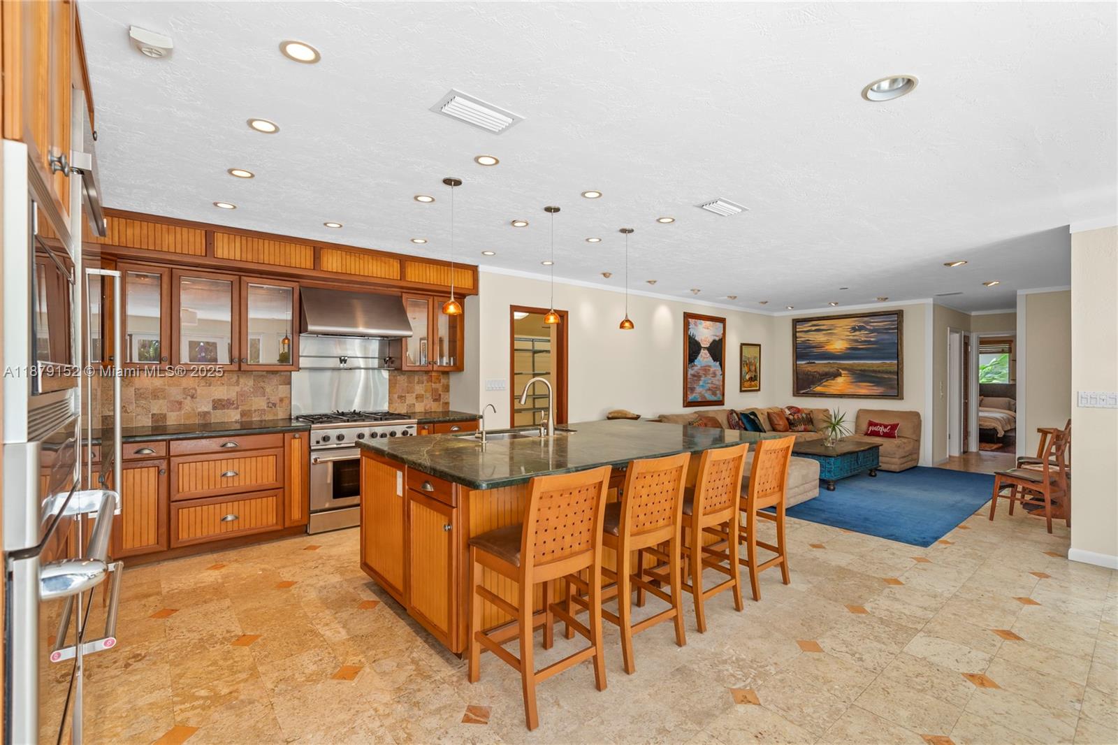 Undisclosed Address Pinecrest, FL 33156