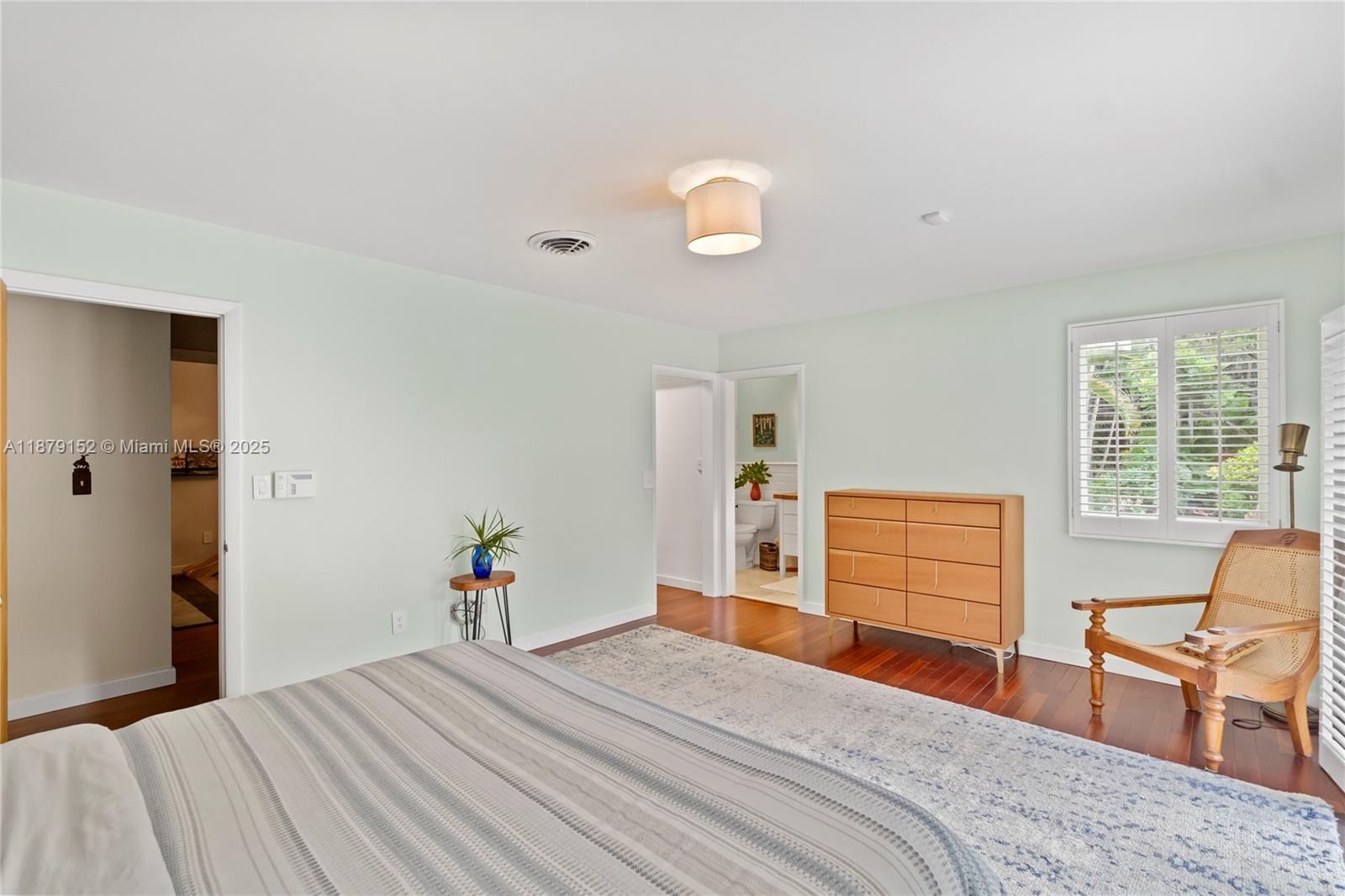 Undisclosed Address Pinecrest, FL 33156