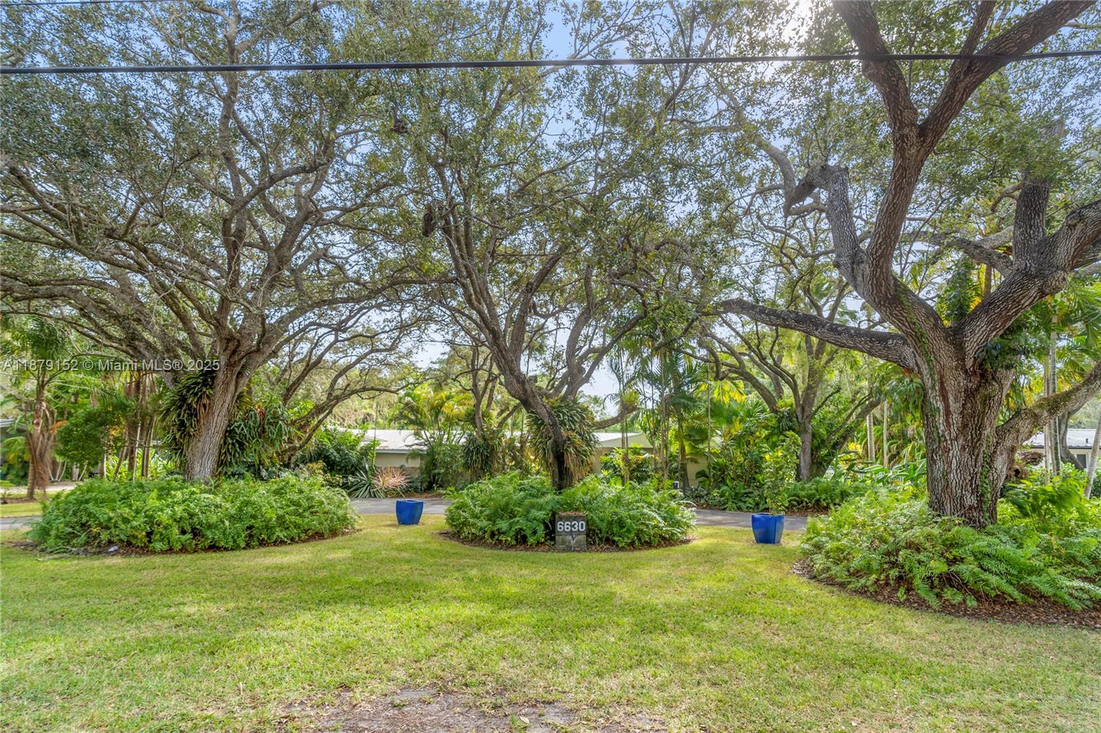 Undisclosed Address Pinecrest, FL 33156