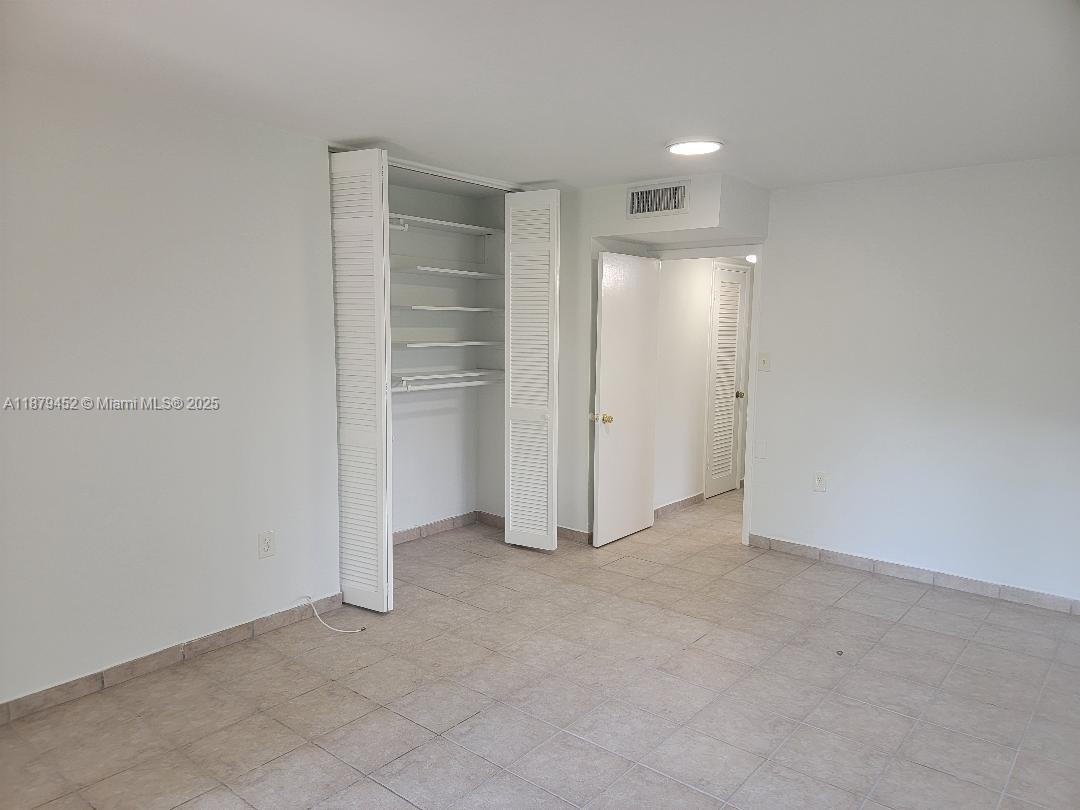 4011 N Meridian Ave #19 Miami Beach, FL 33140