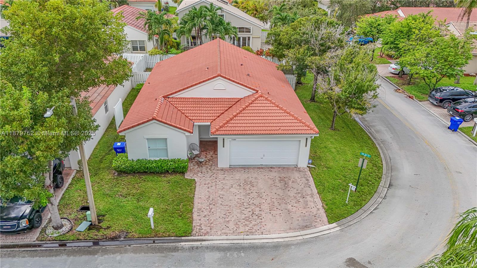 3380 SW 50th St
