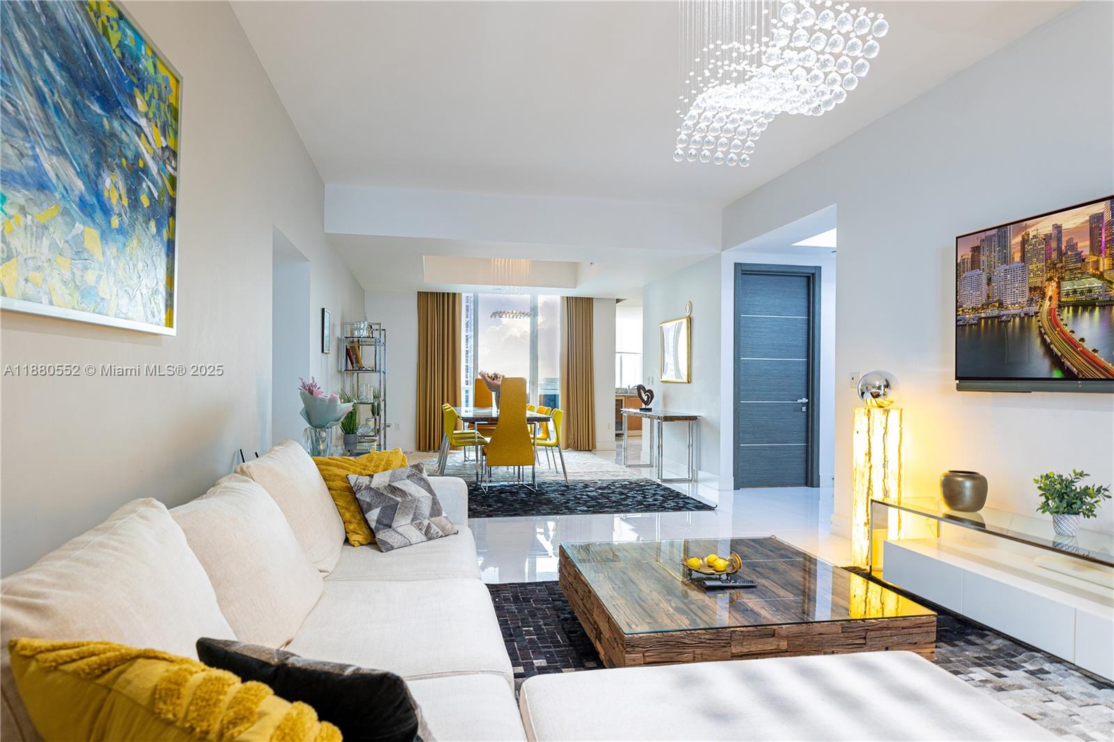 15901 Collins Ave #606