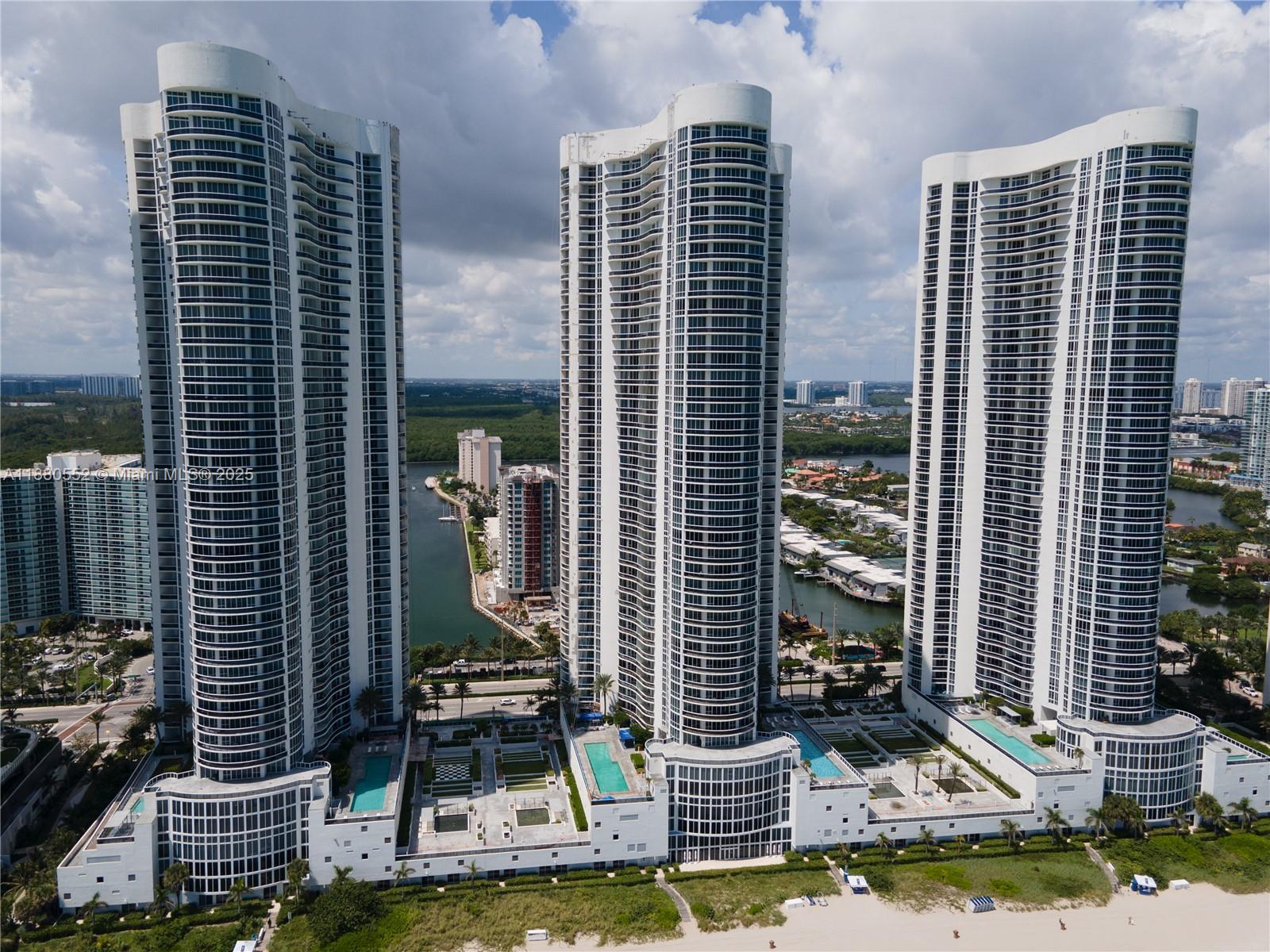 image Trump Towers Two62