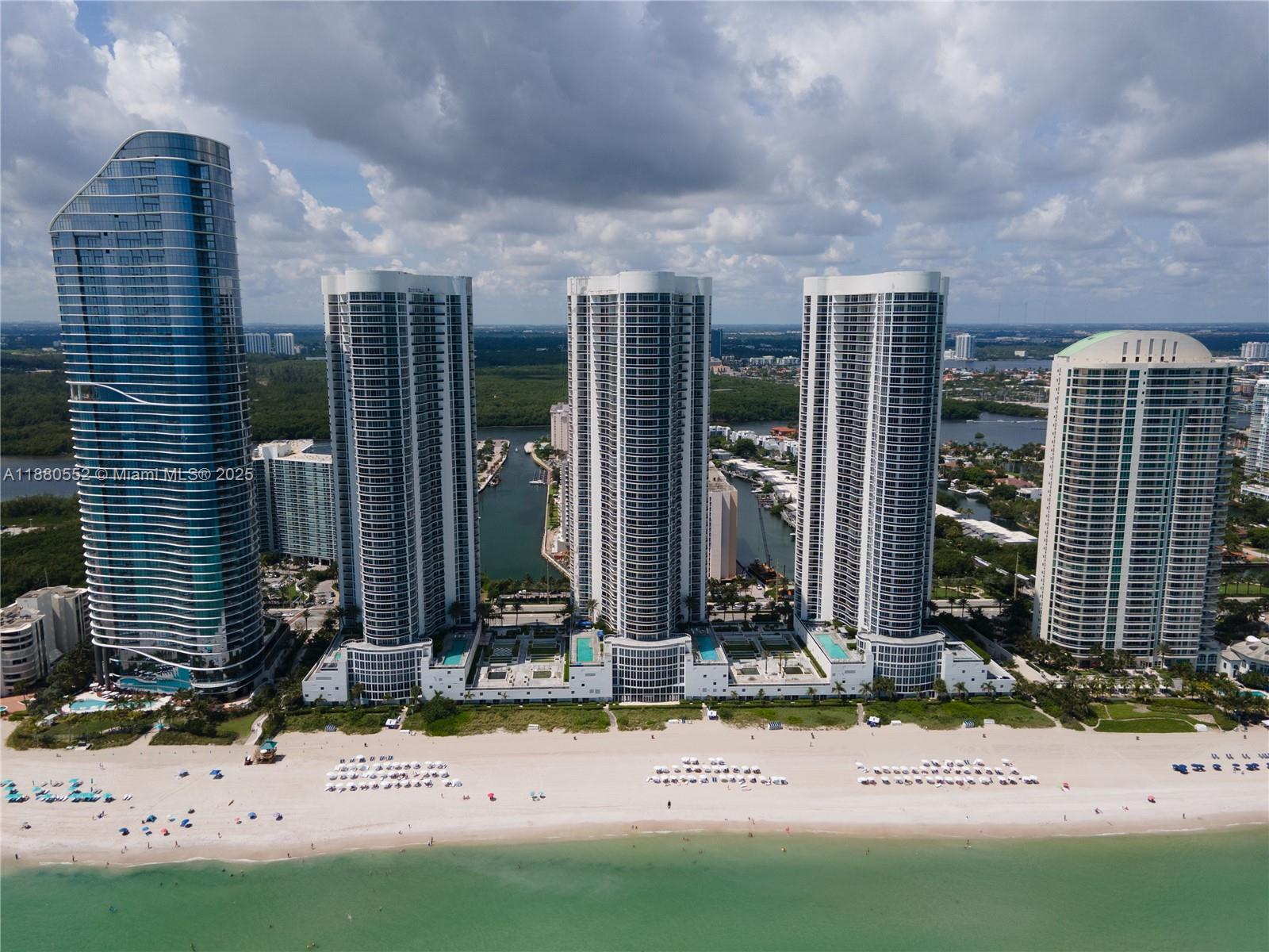 image Trump Towers Two63