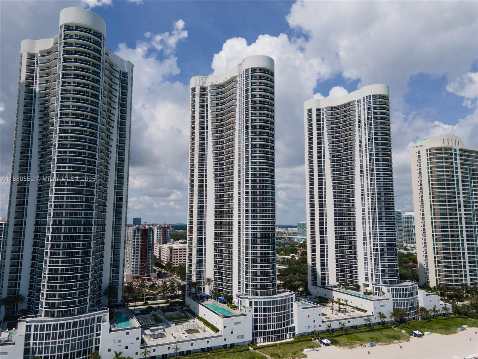 image Trump Towers Two65