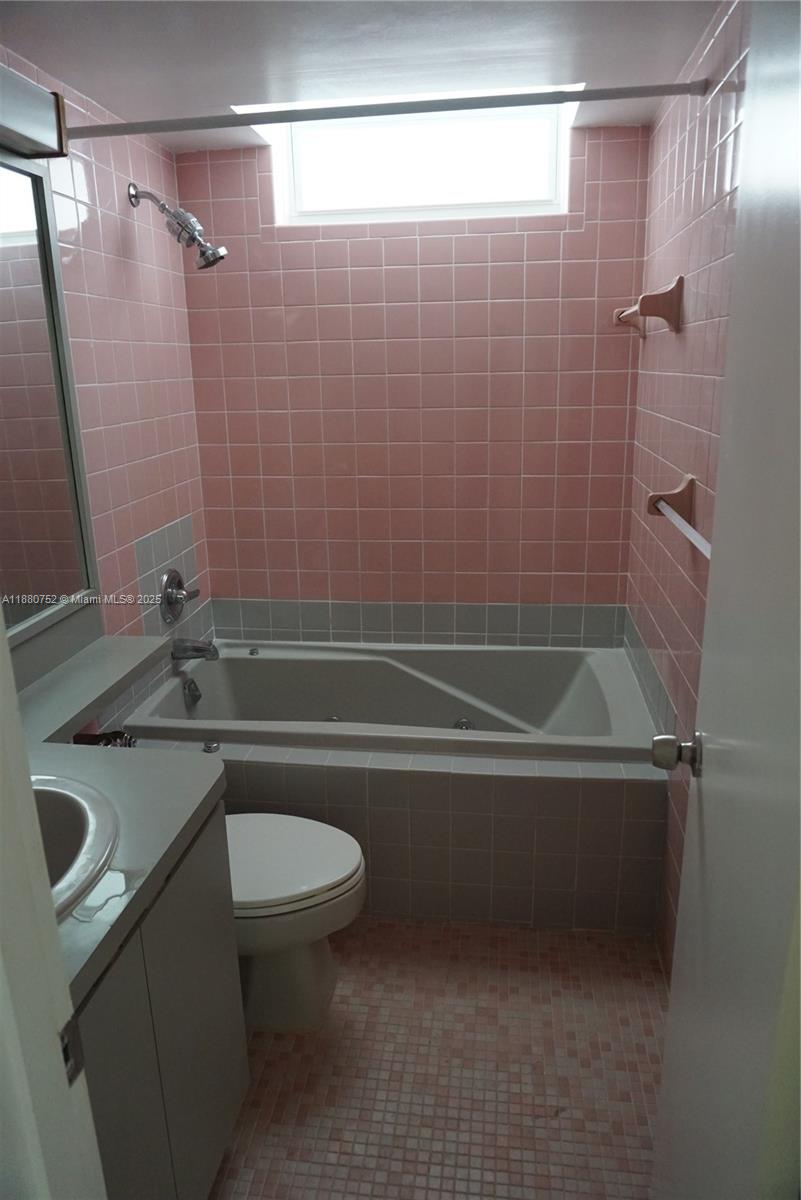 301 Ocean Dr #505 Miami Beach, FL 33139