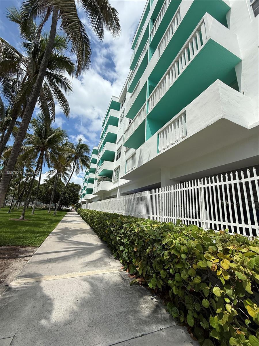 301 Ocean Dr #505 Miami Beach, FL 33139