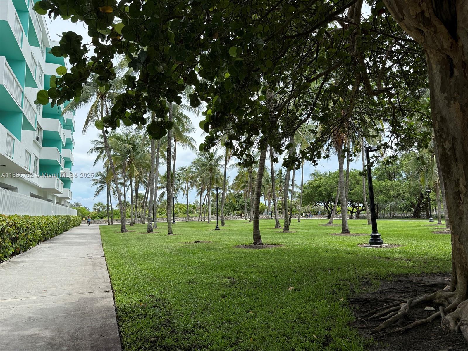 301 Ocean Dr #505 Miami Beach, FL 33139