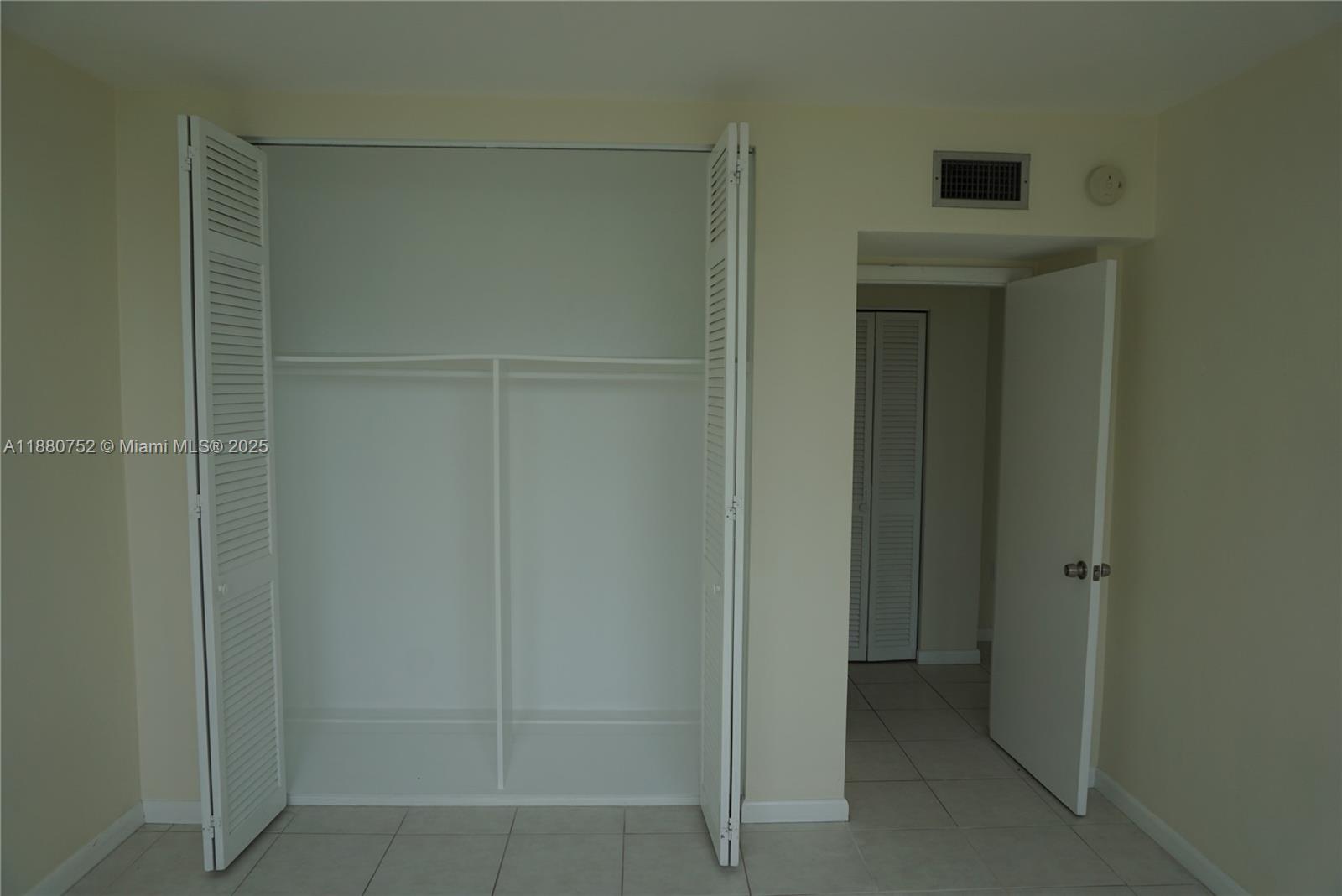 301 Ocean Dr #505 Miami Beach, FL 33139