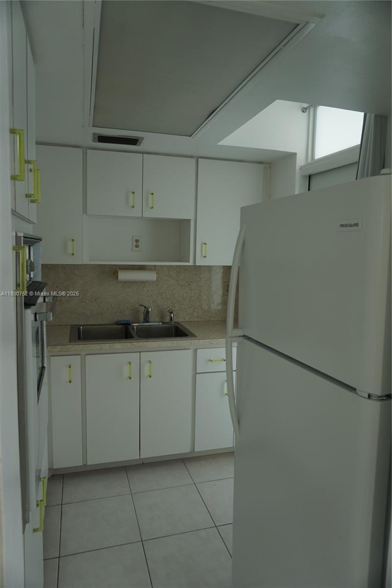 301 Ocean Dr #505 Miami Beach, FL 33139