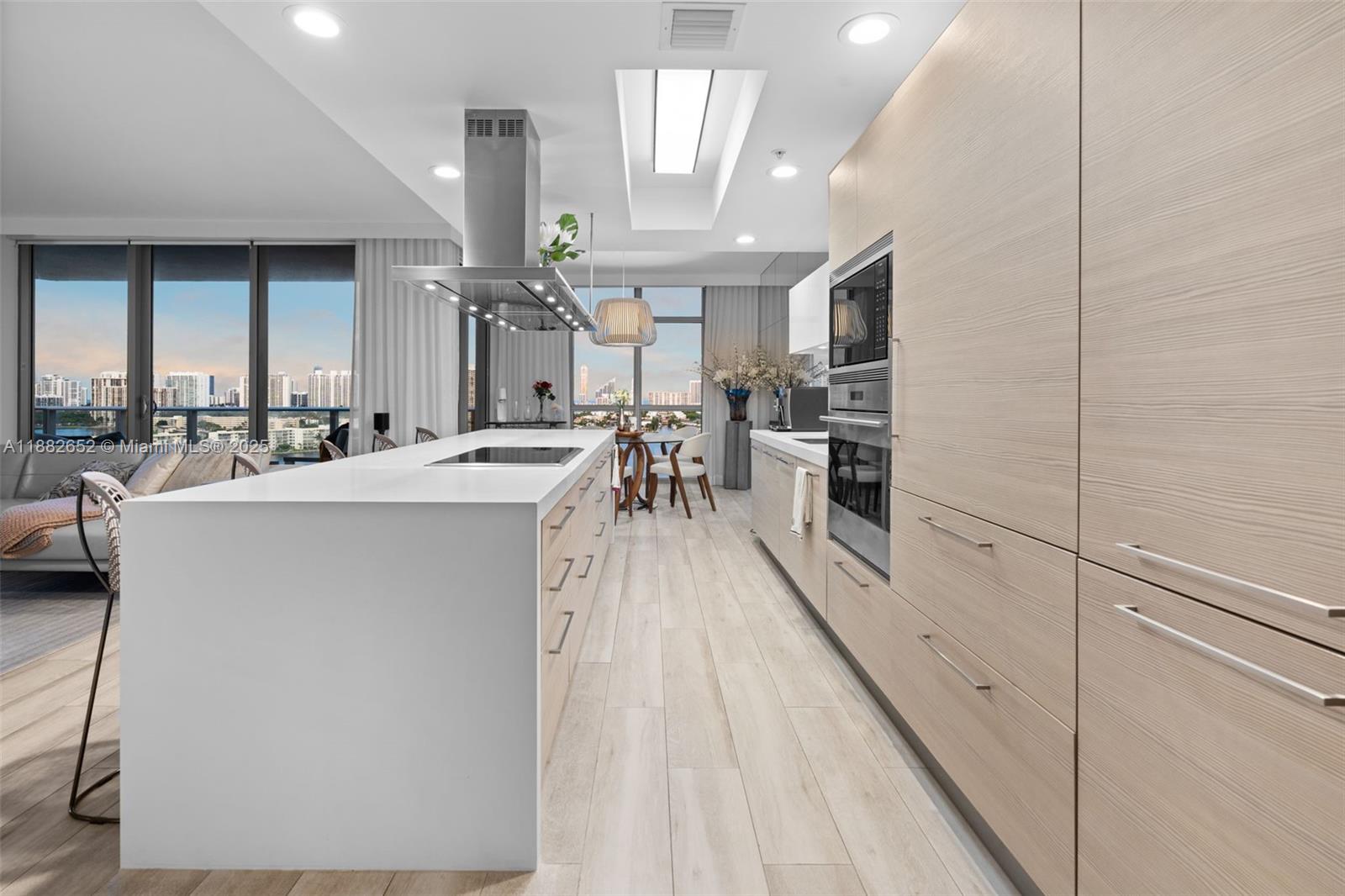 17301 Biscayne Blvd #1510 North Miami Beach, FL 33160