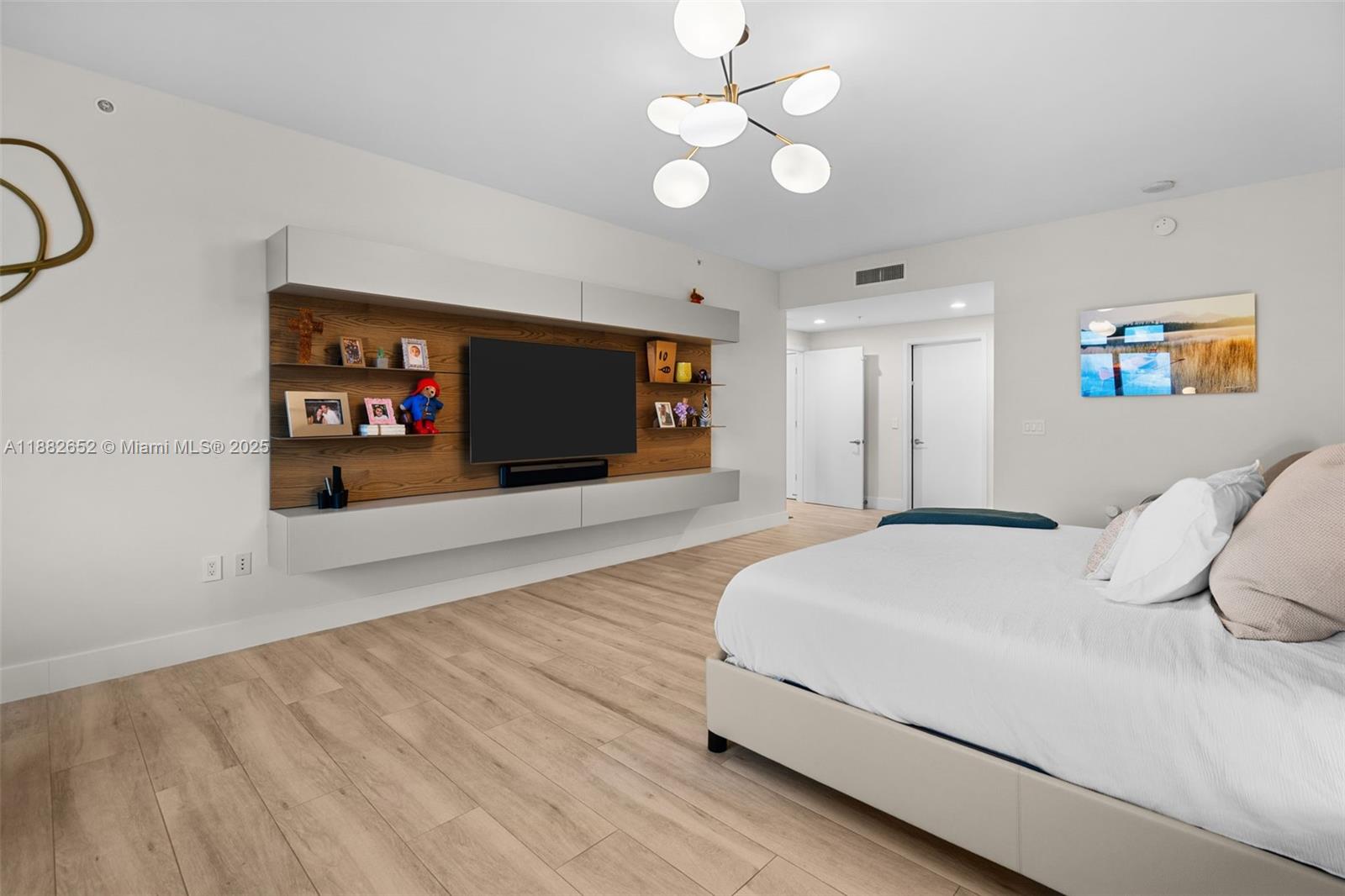 17301 Biscayne Blvd #1510 North Miami Beach, FL 33160