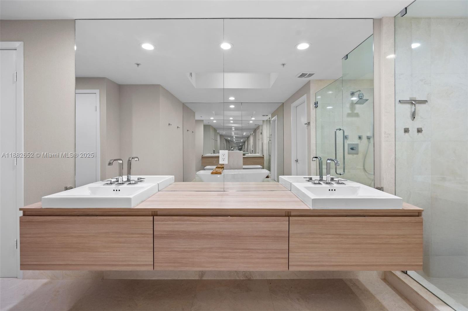 17301 Biscayne Blvd #1510 North Miami Beach, FL 33160