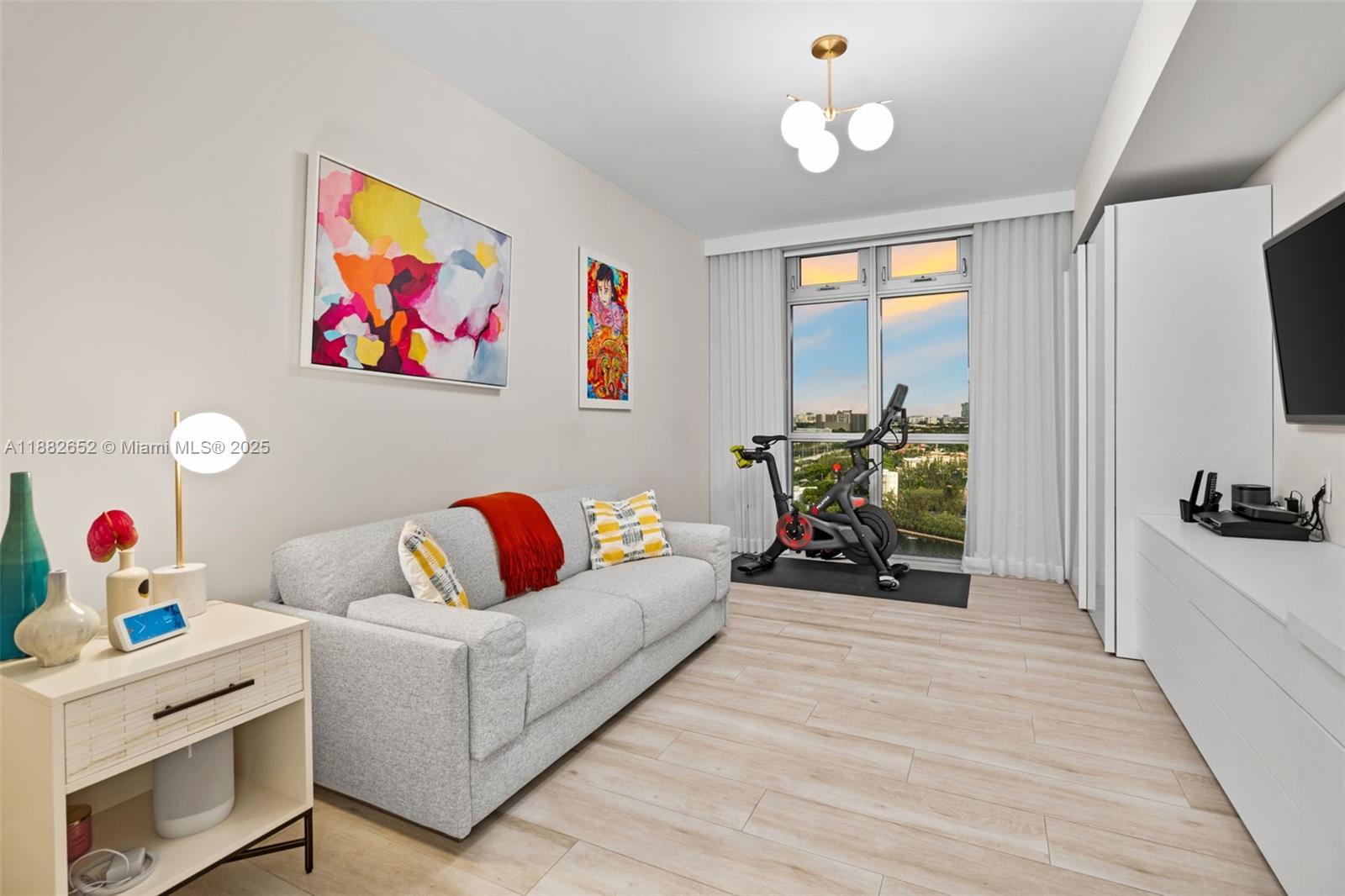 17301 Biscayne Blvd #1510 North Miami Beach, FL 33160