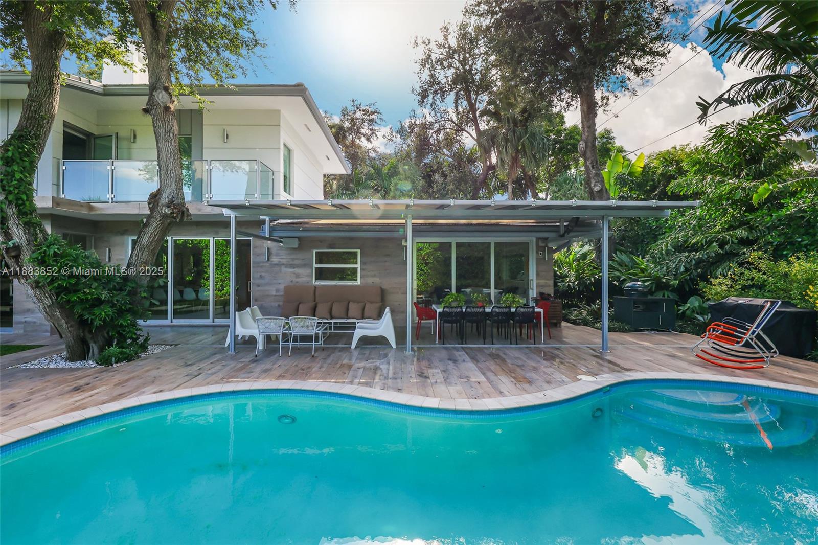 79 W Shore Dr W Miami, FL 33133