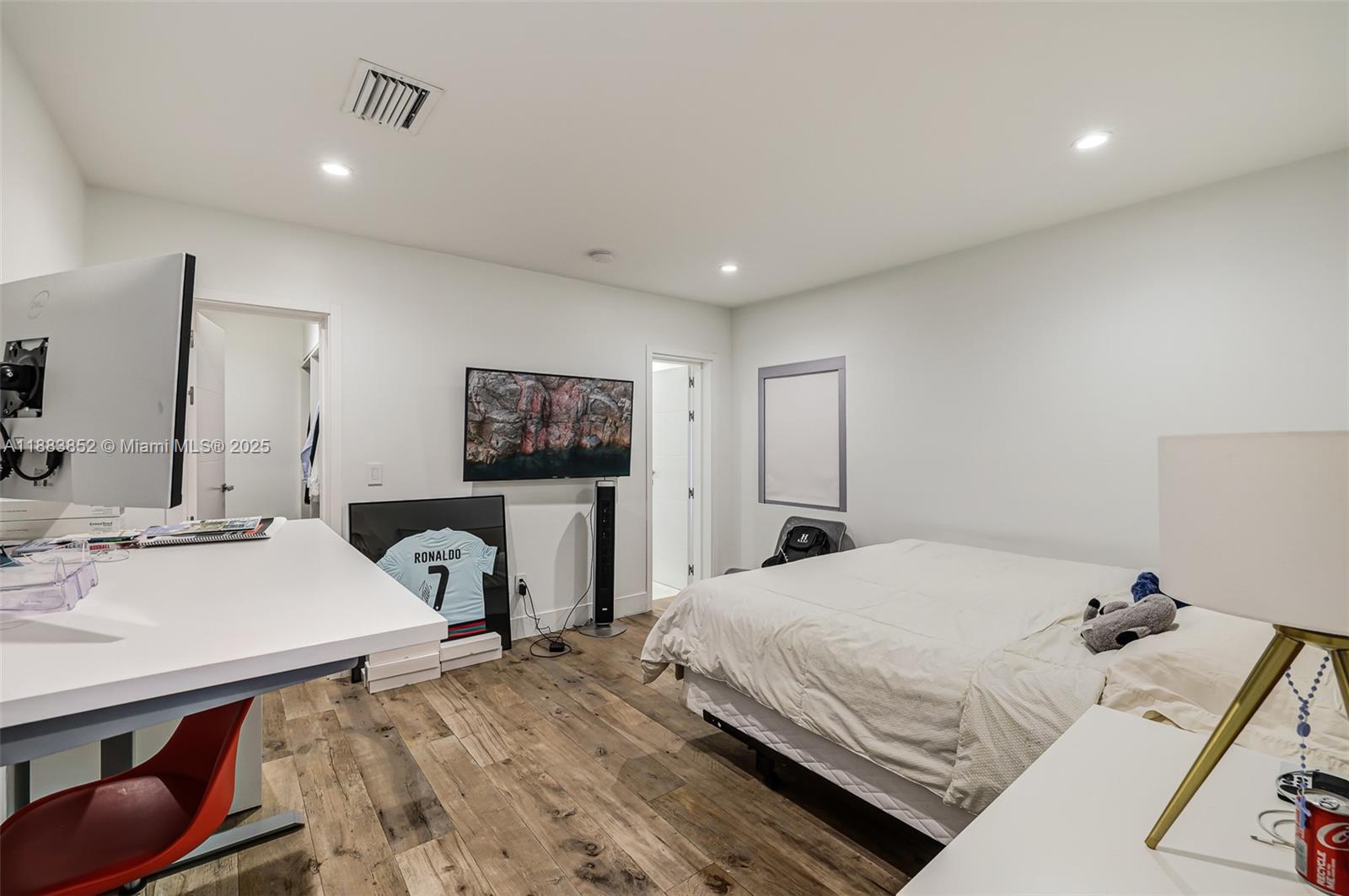 79 W Shore Dr W Miami, FL 33133