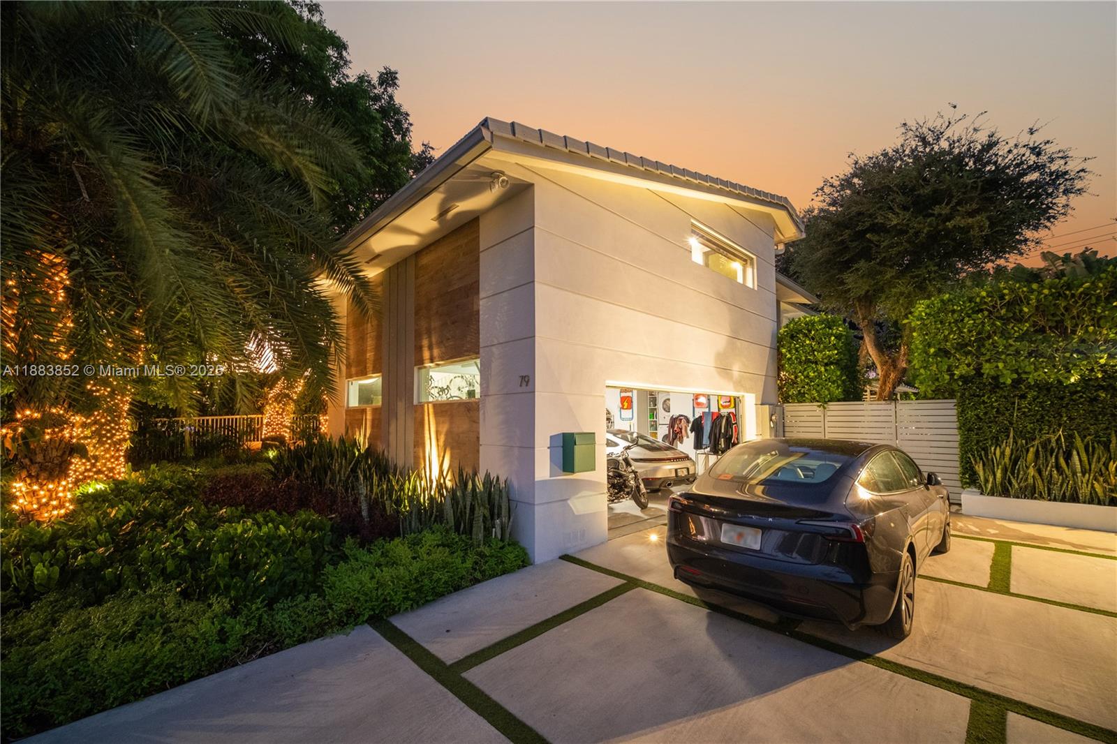 79 W Shore Dr W Miami, FL 33133