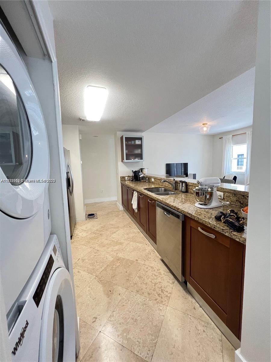 1043 SW 9th Ct #F-1 Miami, FL 33130