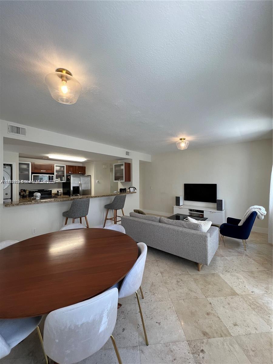 1043 SW 9th Ct #F-1 Miami, FL 33130