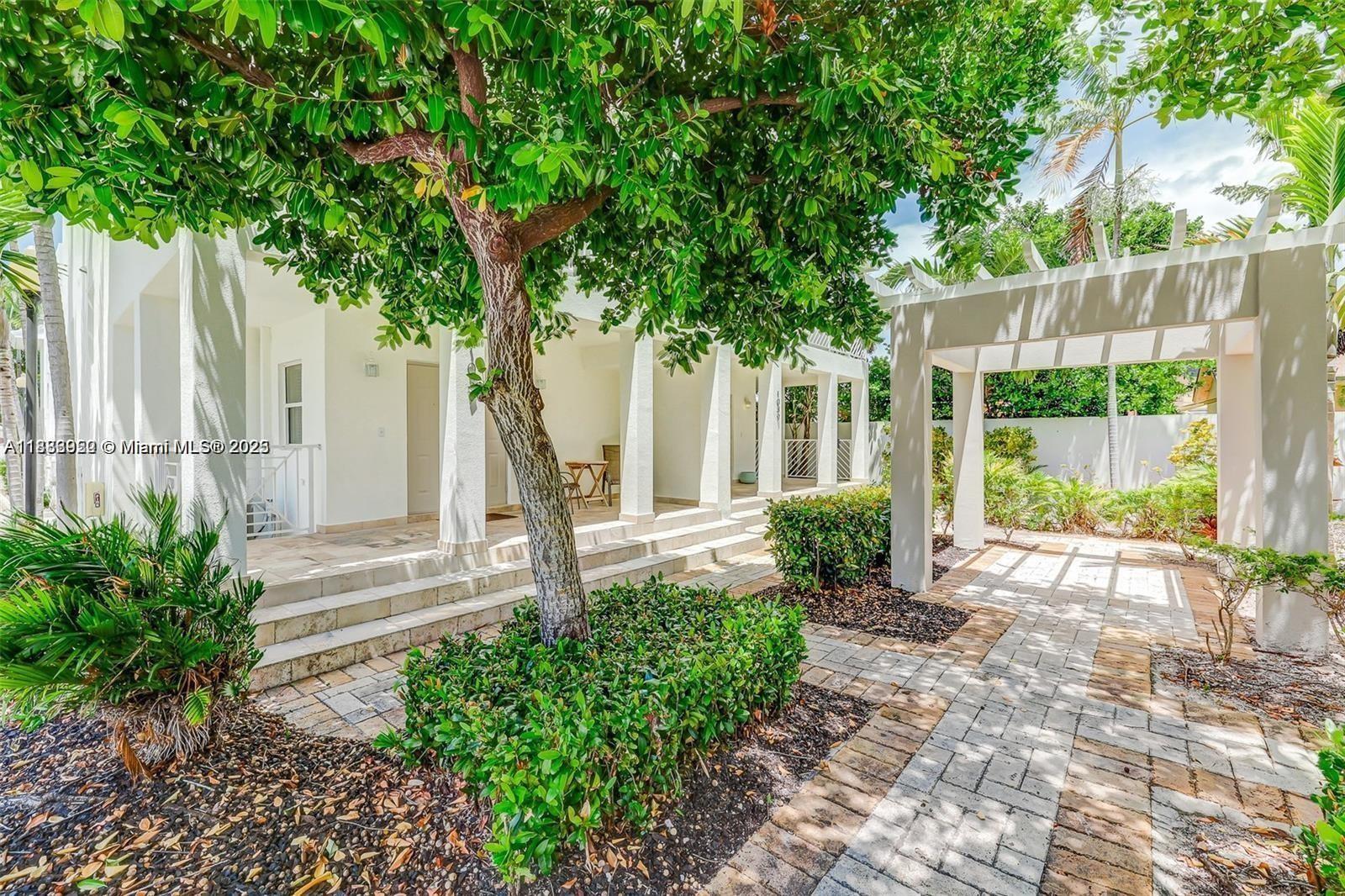 1043 SW 9th Ct #F-1 Miami, FL 33130