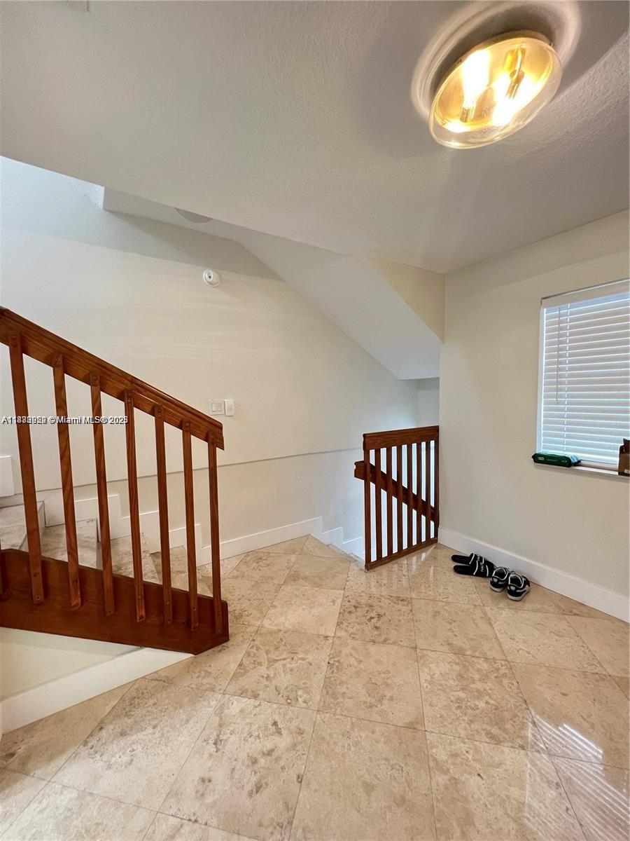 1043 SW 9th Ct #F-1 Miami, FL 33130