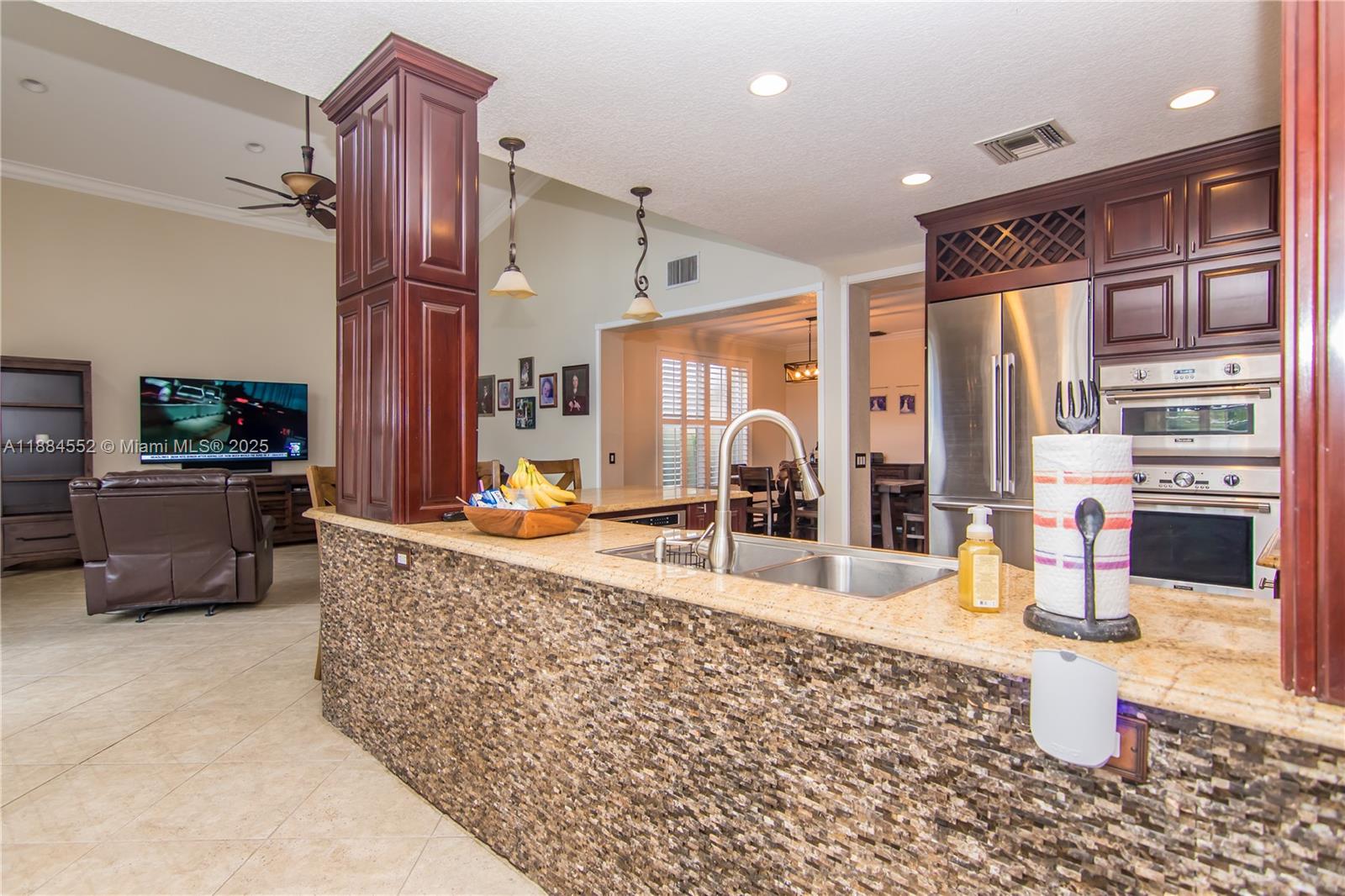 1091 SW 156th Ave Pembroke Pines, FL 33027