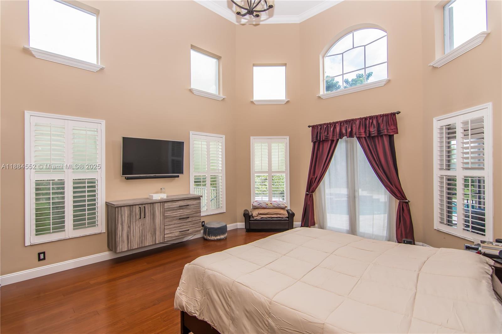 1091 SW 156th Ave Pembroke Pines, FL 33027