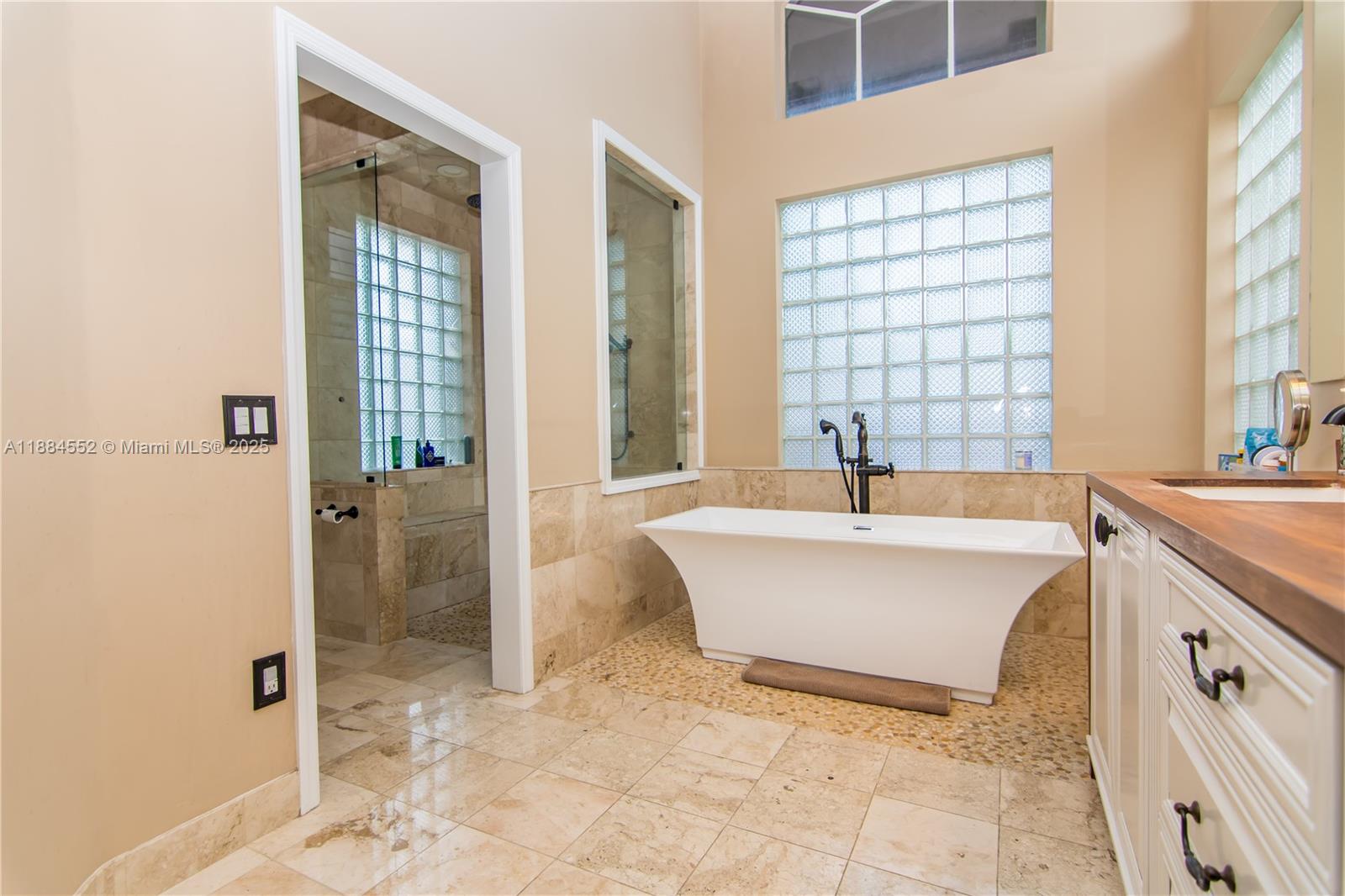 1091 SW 156th Ave Pembroke Pines, FL 33027