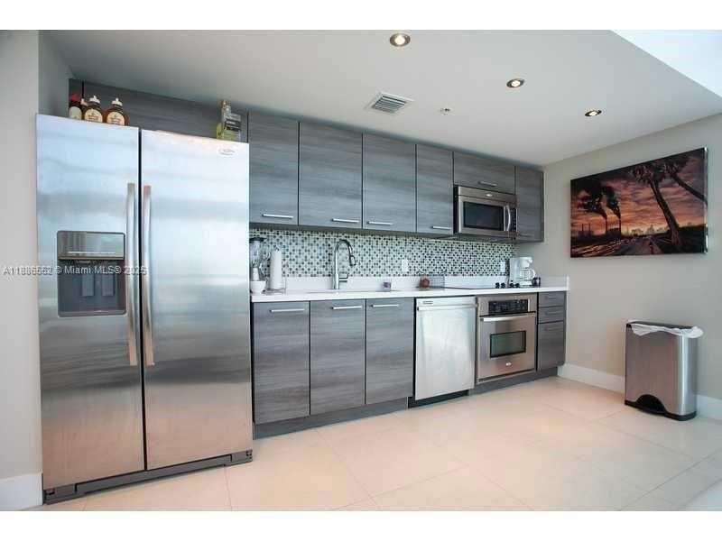 421 Meridian Ave #21 Miami Beach, FL 33139