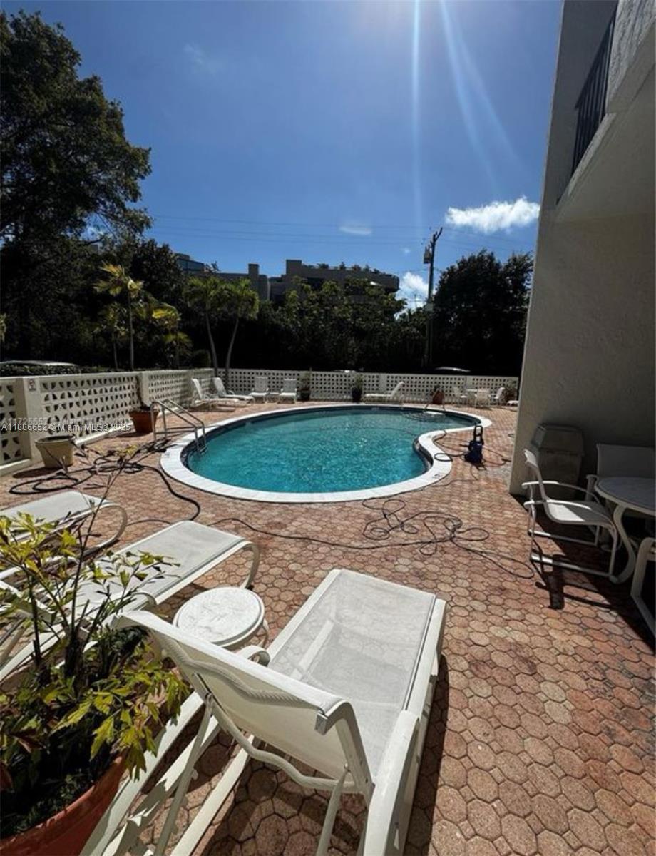 77 Crandon Blvd #4E