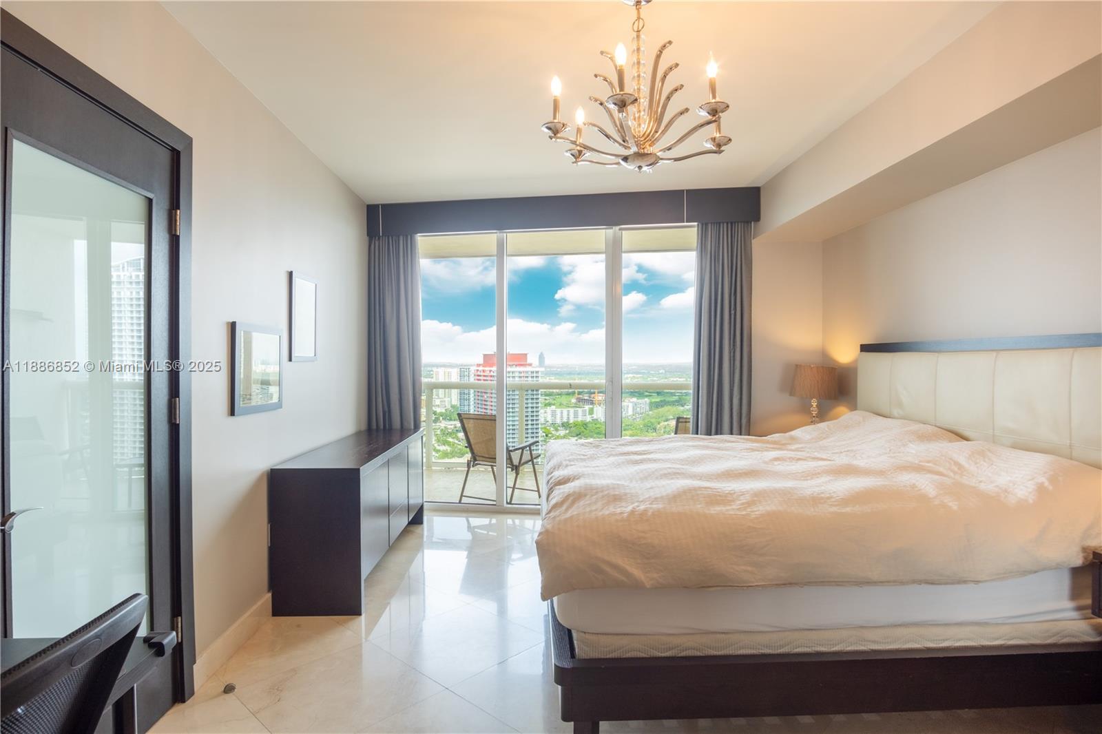 image Beach Club Condo10