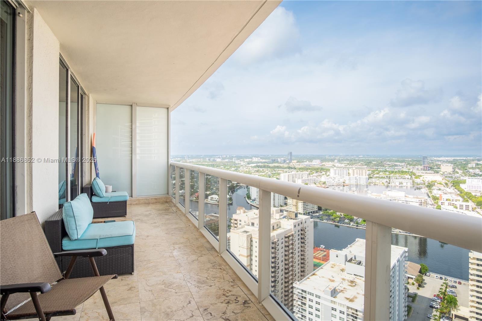 image Beach Club Condo21