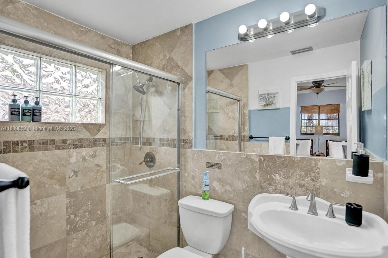 208 SW 2nd Ave Hallandale Beach, FL 33009