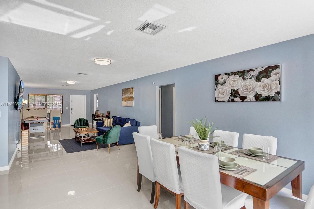 208 SW 2nd Ave Hallandale Beach, FL 33009