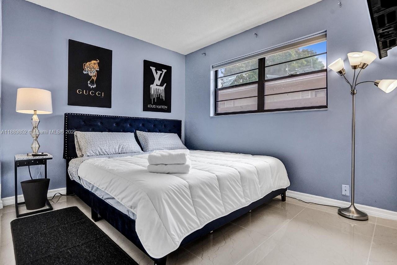 208 SW 2nd Ave Hallandale Beach, FL 33009