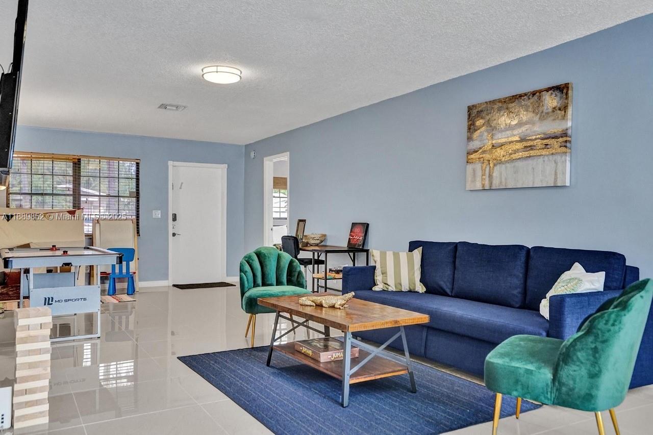 208 SW 2nd Ave Hallandale Beach, FL 33009