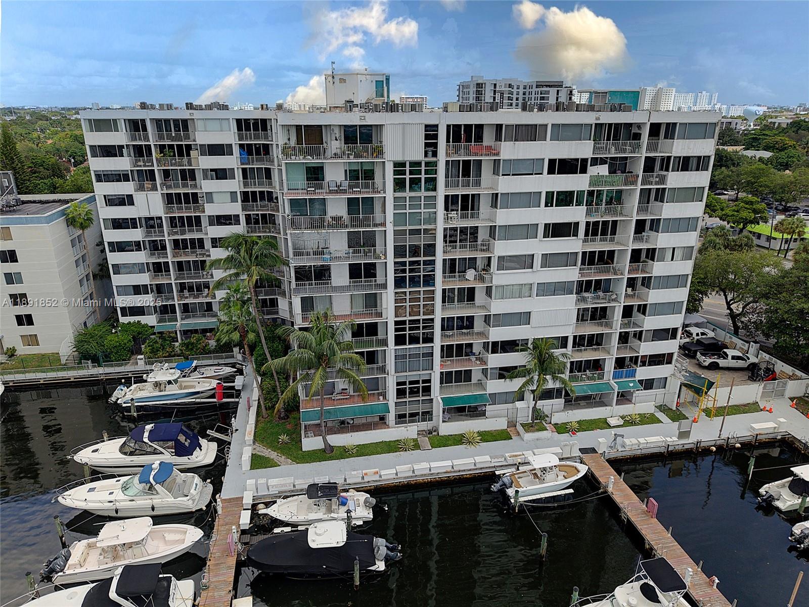 1700 NW N Riv Dr #406