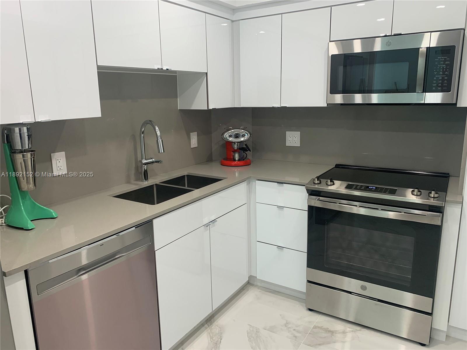 5005 Collins Ave Miami Beach, FL 33140