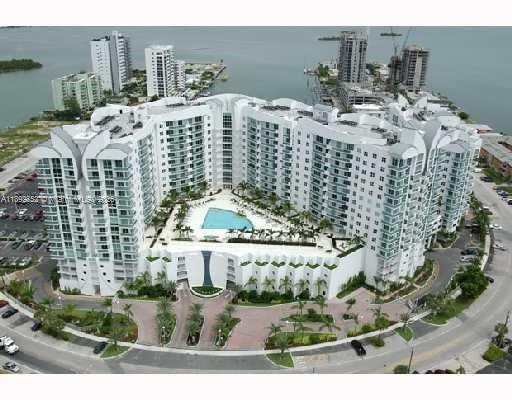 7900 Harbor Is Dr #822