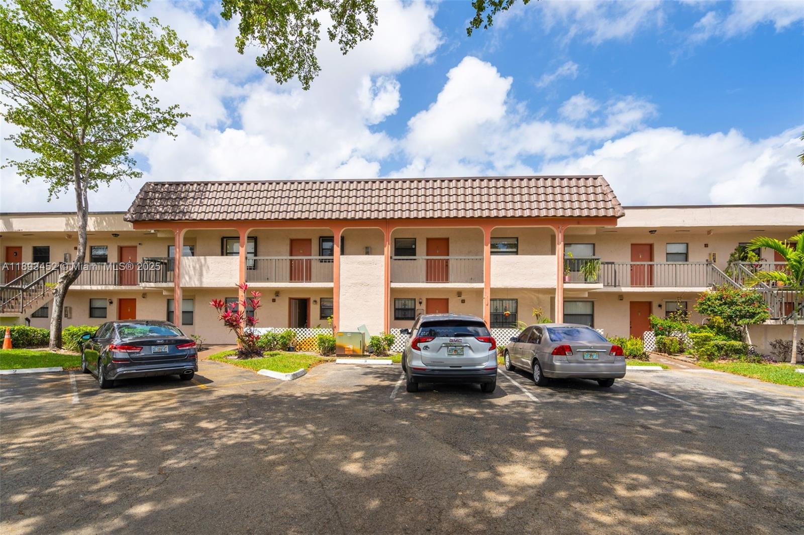 821 NE 207th Ln #1-105 Miami, FL 33179