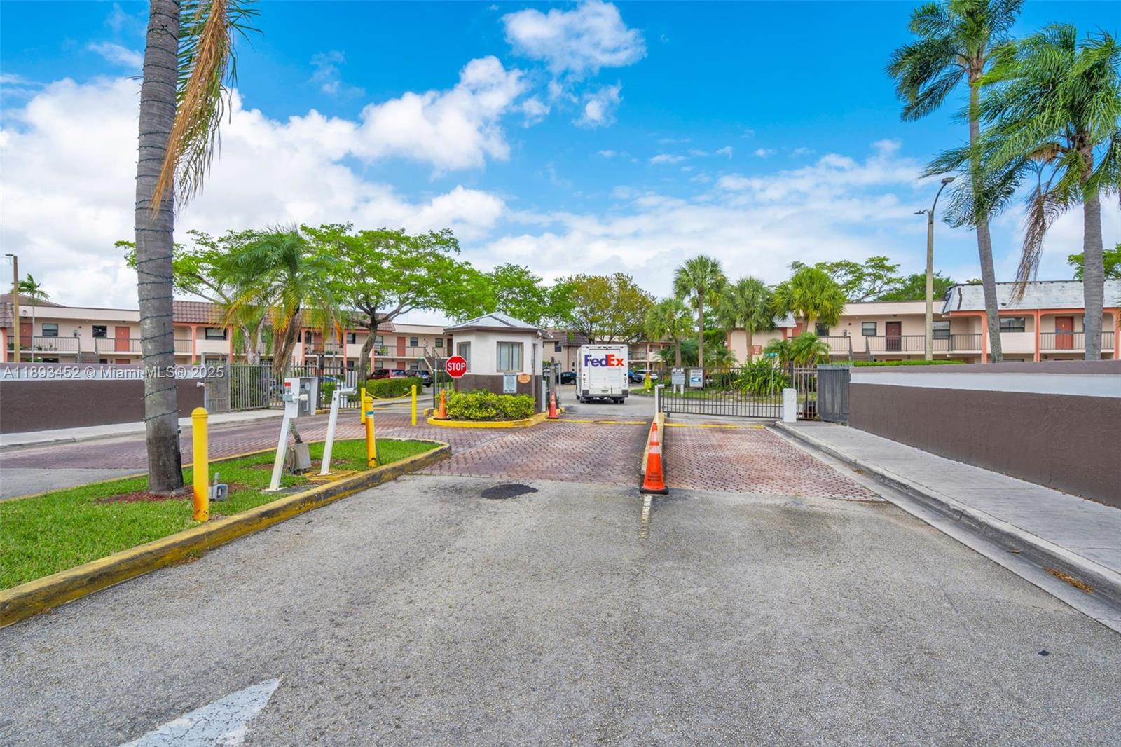 821 NE 207th Ln #1-105 Miami, FL 33179