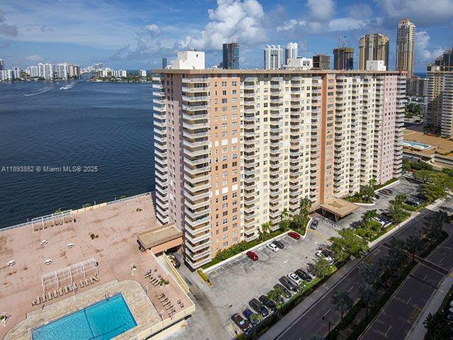 251 174th St #611