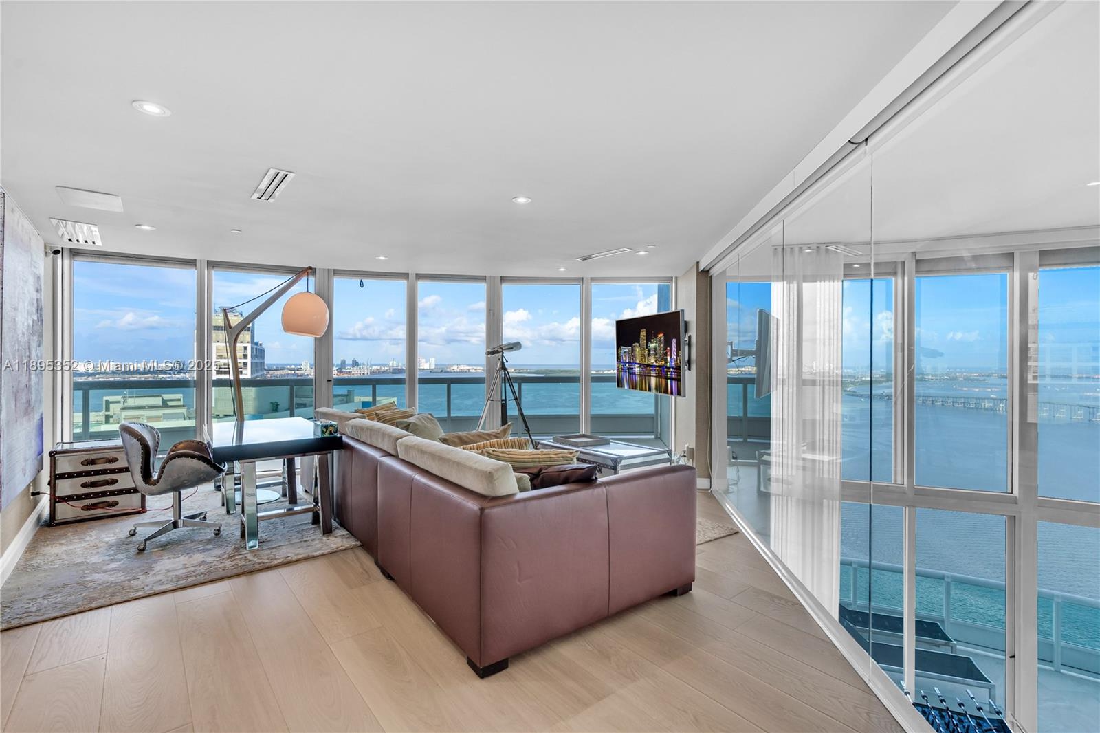 1643 Brickell Ave #3501 Miami, FL 33129 1643 Brickell Ave #3501 Miami, FL 33129