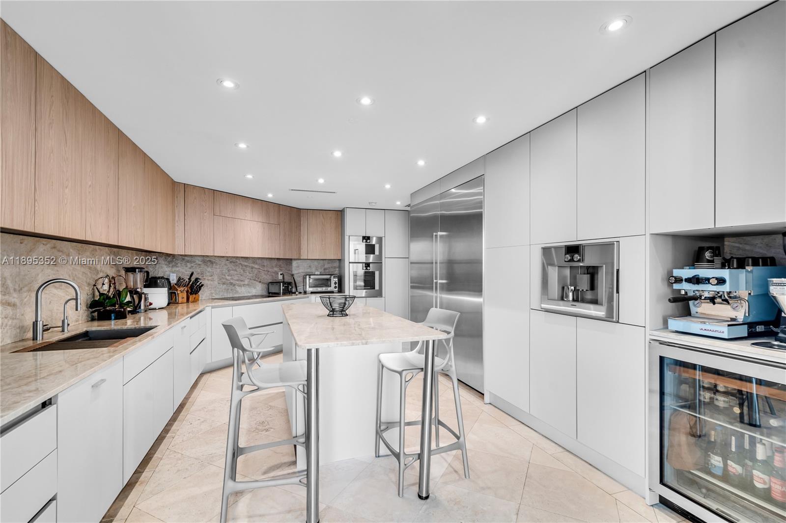 1643 Brickell Ave #3501 Miami, FL 33129 1643 Brickell Ave #3501 Miami, FL 33129