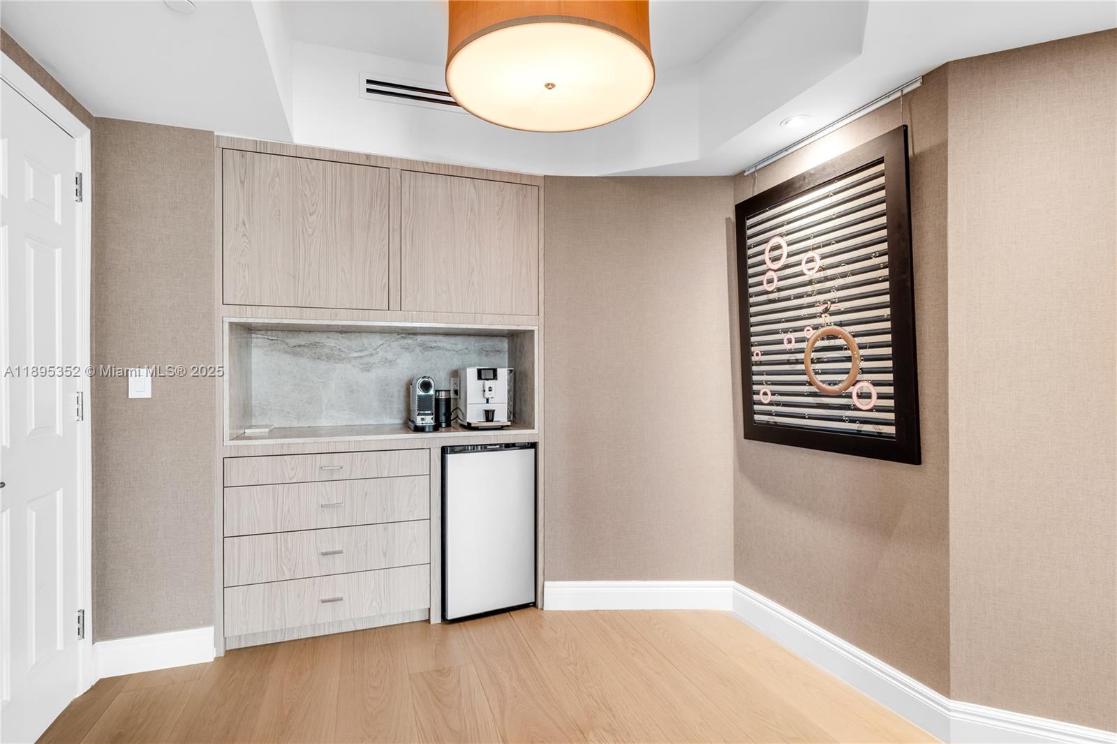 1643 Brickell Ave #3501 Miami, FL 33129 1643 Brickell Ave #3501 Miami, FL 33129