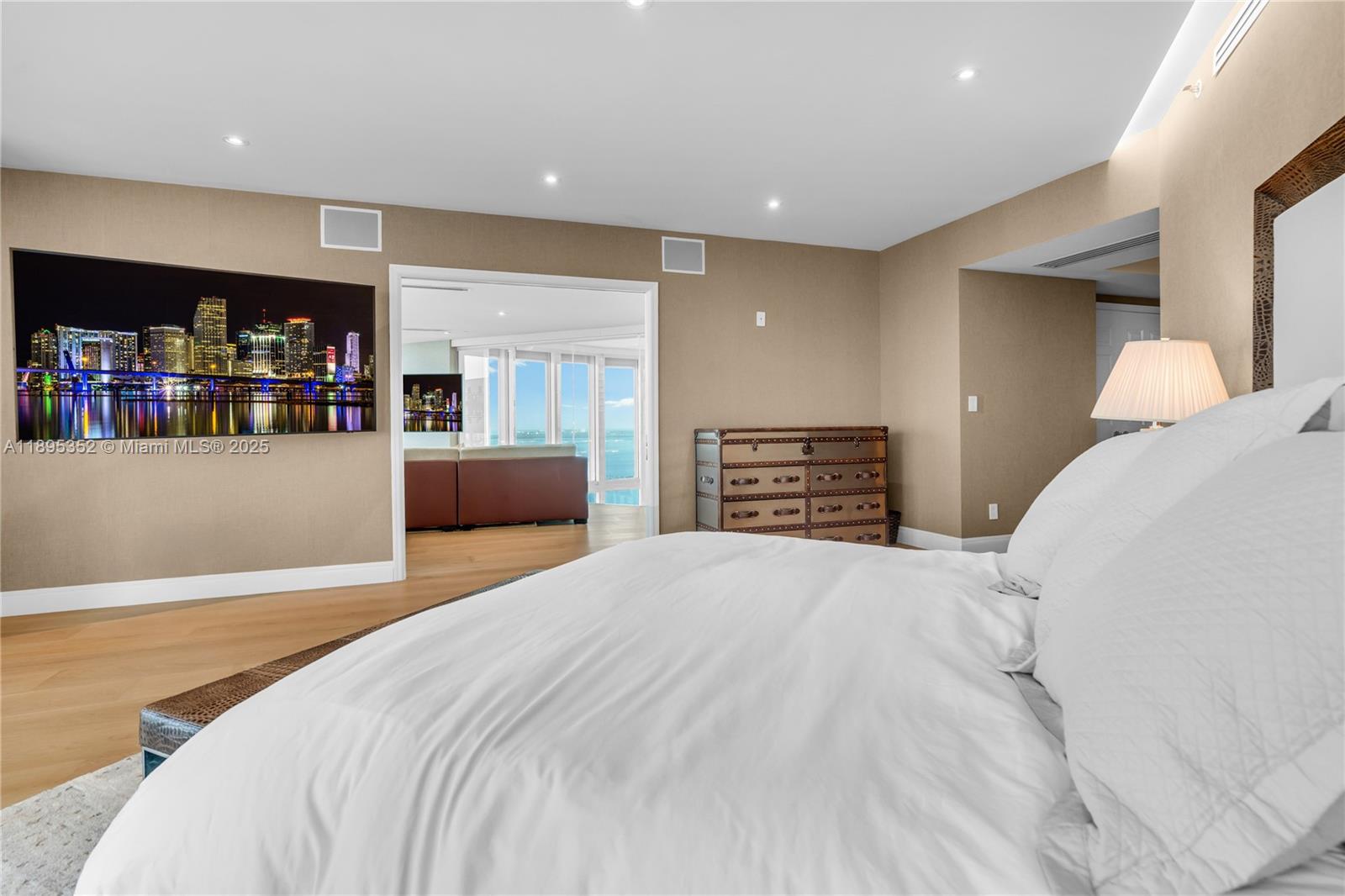 1643 Brickell Ave #3501 Miami, FL 33129 1643 Brickell Ave #3501 Miami, FL 33129